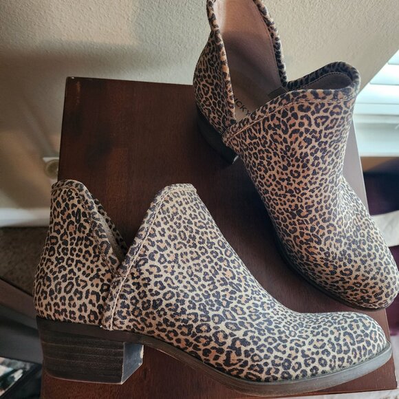 Lucky Brand Baley Bootie- 8M - Picture 2 of 7